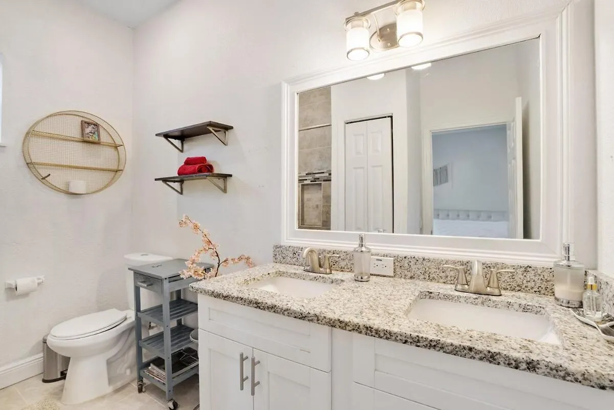 Holiday home Sleek & Stylish- Perfect Spot Villa Tampa