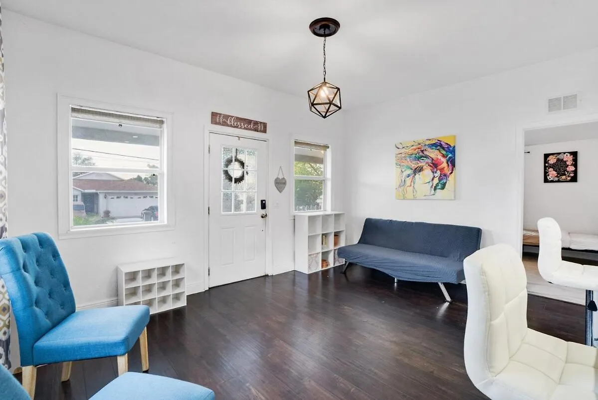 Holiday home Sleek & Stylish- Perfect Spot Villa Tampa United States