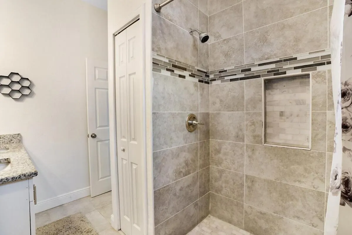 Sleek & Stylish- Perfect Spot Villa Tampa United States