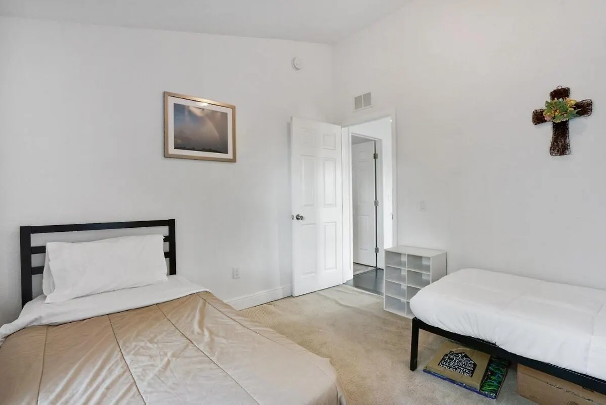 Sleek & Stylish- Perfect Spot Villa Tampa 0*,