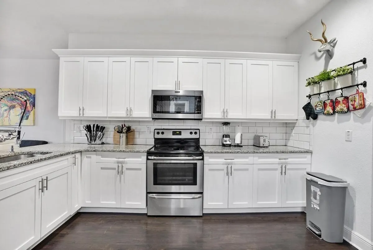 Sleek & Stylish- Perfect Spot Villa Tampa United States