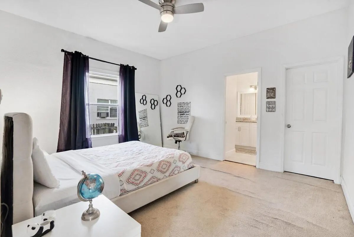 Holiday home Sleek & Stylish- Perfect Spot Villa Tampa United States