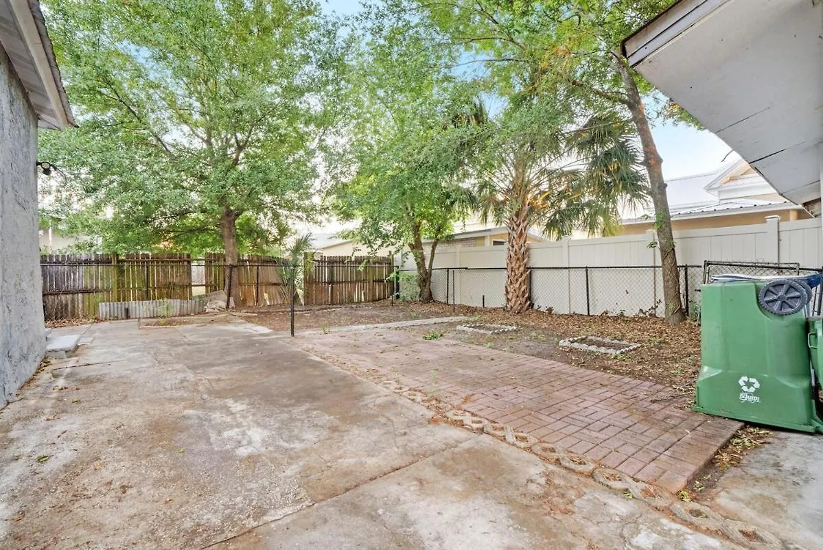 Sleek & Stylish- Perfect Spot Villa Tampa