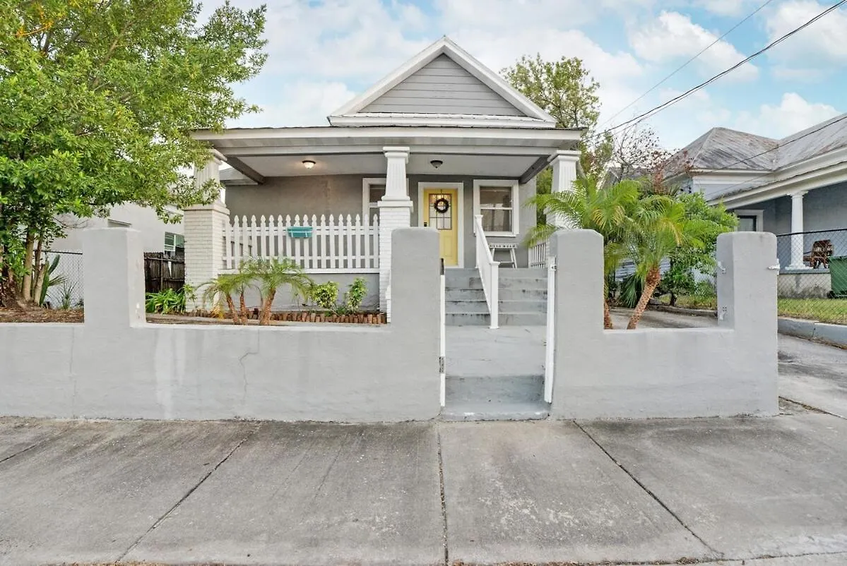 Holiday home Sleek & Stylish- Perfect Spot Villa Tampa