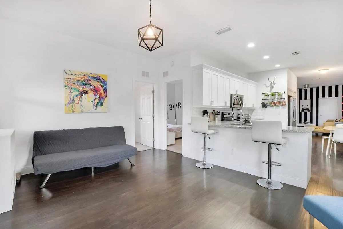 Holiday home Sleek & Stylish- Perfect Spot Villa Tampa