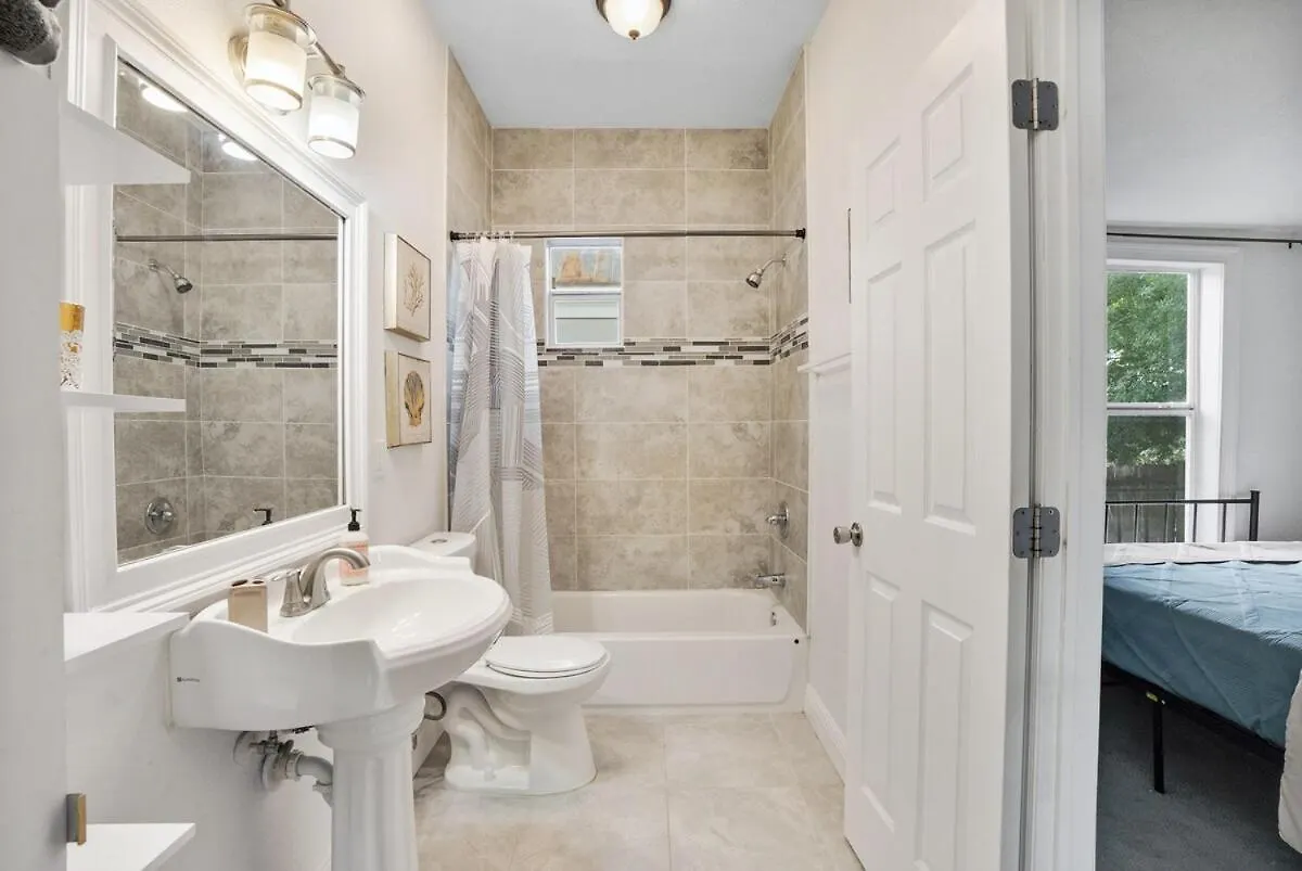 Sleek & Stylish- Perfect Spot Villa Tampa